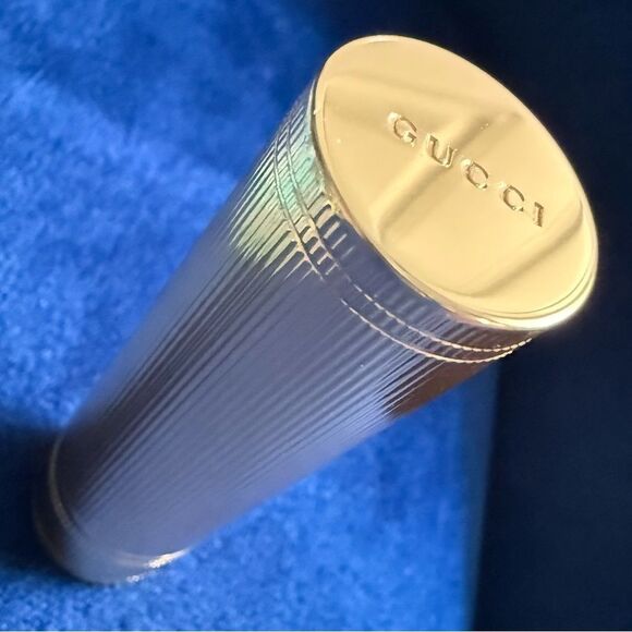 GUCCI Rouge à Lèvres Mat Lipstick - Goldie Red 25 | NEW - Picture 5 of 17